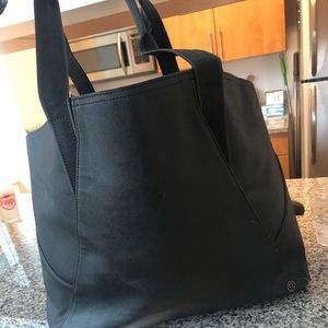 Lululemon All Day Tote to Go Wild